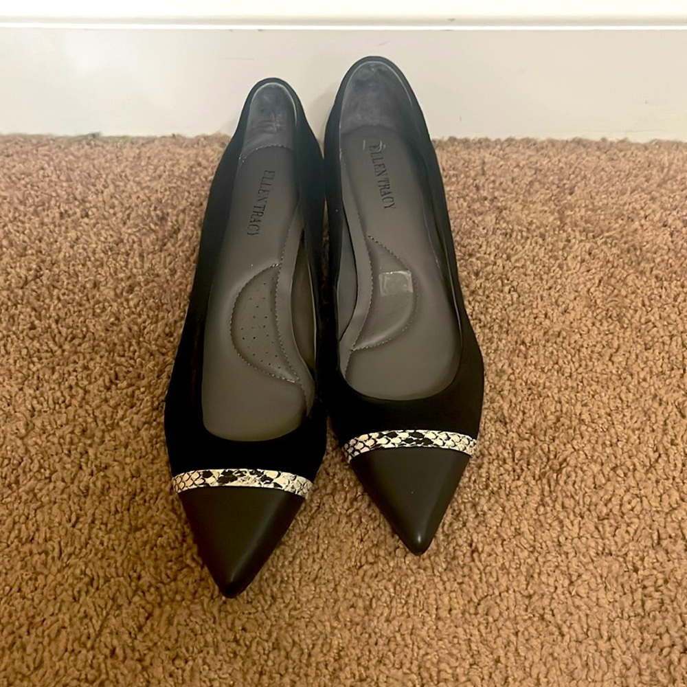 Ellen Tracy Black short chunky heels.